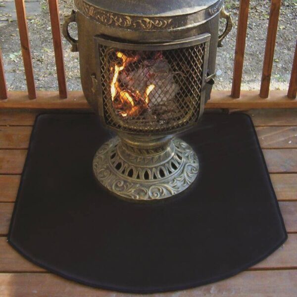 Venetian chiminea with front round protector pad